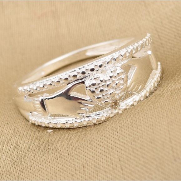 Diamond Accent Band Ring in Sterling Silver - Picture 1 of 7